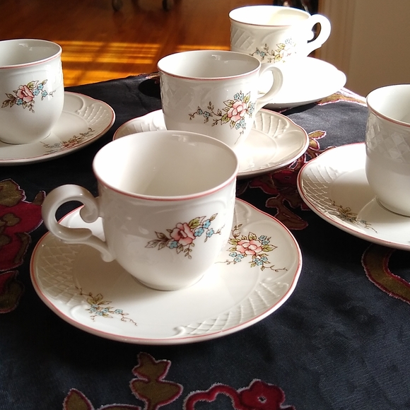 5 Pair Villeroy and Boch Demitasse Cups and Saucers - Picture 2 of 9